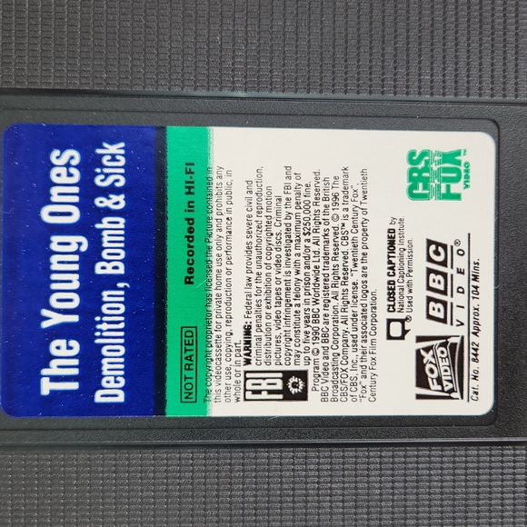 The Young Ones 2 VHS set, 6 Episodes - Picture 12 of 17